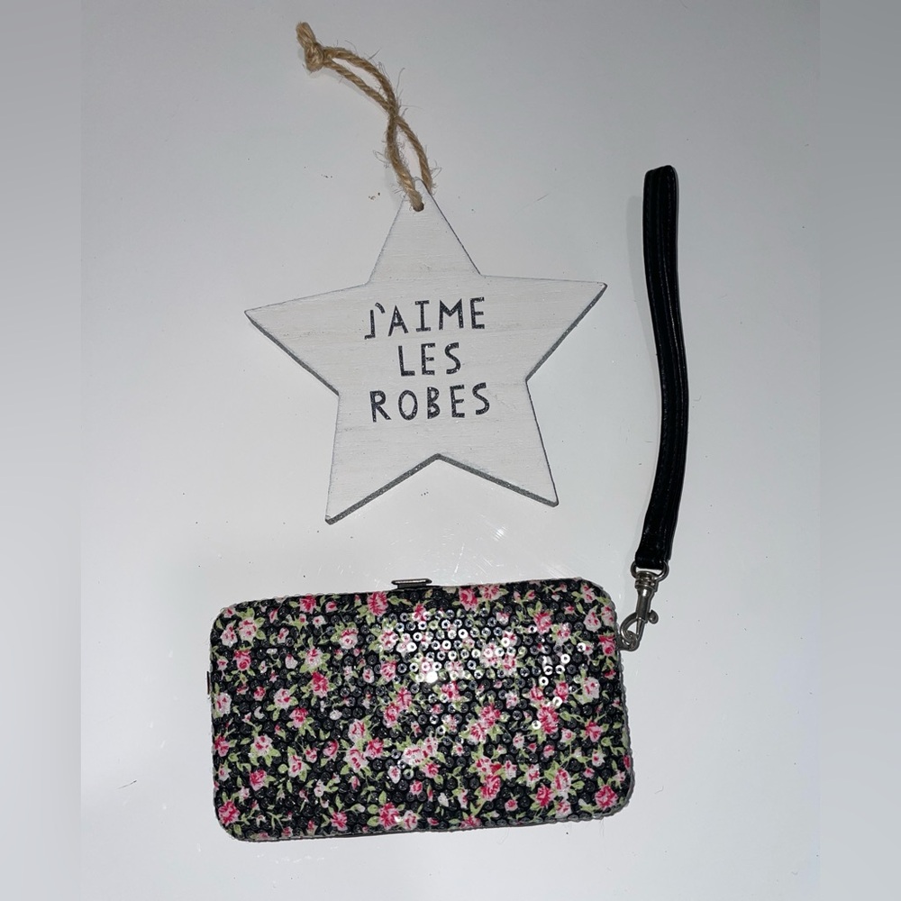 Chic Black Floral Sequined Wristlet Clutch
